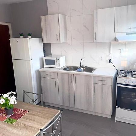 Cozy 1-Bedroom Apartment Close To City Center 威廉斯塔德 外观 照片